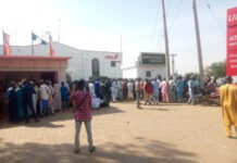 Kebbi: Customers throng banks, demand new naira notes