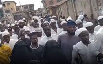 Muslims protest after a hoodlum raped a woman in a mosque in Ibadan.