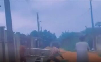 Naira Scarcity: Power Distribution Company staff narrowly escapes being hacked to death by a frustrated customer.