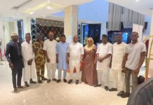 OmoBarca sponsors 12 Pilgrims from Ajeromi Ifelodun to Mecca Saudi Arabia (photos)