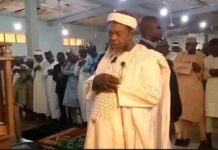 Sokoto Cleric Defies Sultan, Leads Eid-El-Fitr Prayer in spite of delayed moon sighting