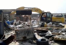Lagos govt demolishes shanties under Adeniji Adele Bridge (Video)