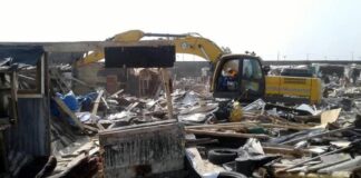 Lagos govt demolishes shanties under Adeniji Adele Bridge (Video)