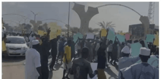 Supporters of deposed Emir, Ado Bayero protest, demand his reinstatement