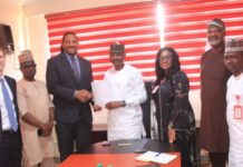 EFCC hands over $22k recovered from convicted fraudster to FBI