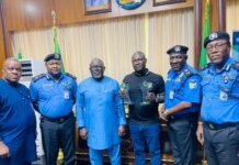 CP Abaniwonda Presents CSP Aliyu Shaba’Best DPO & Police Officer Of The Year’ To The Governor Of Delta State