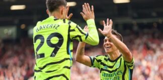 Arsenal beat Man Utd to keep title race alive