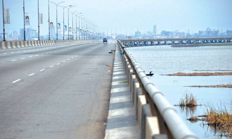 Man arrested for vandalizing Third Mainland Bridge light indicators