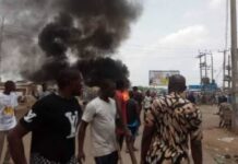 Soldiers, traders clash in Abuja market