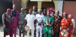 Igbos in Ijegun show unity, pay condolences to the Oba of Ijegun over the death of mother, Alh. Taibat Alake Akinremi