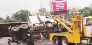 Driver wounded as gas tanker crashes in Lagos