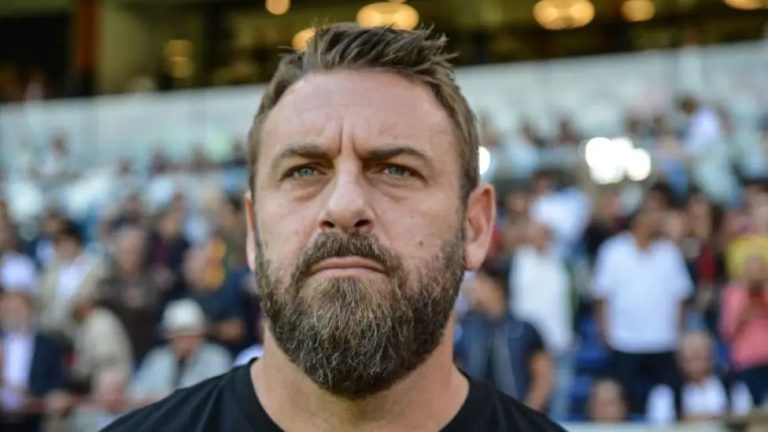 Roma sack De Rossi after four games of season without win