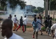 Thugs take over #FearlessInOctober protest in Port Harcourt, beat up journalists (Video)