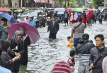 Deadly Floods in Malaysia Displace 120,000, Leave 3 Dead