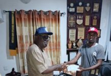 Tricycle operator who returned passenger’s forgotten bag of valuable documents rewarded by hotel owner
