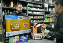 Lucky player wins $1.22bn Mega Millions jackpot