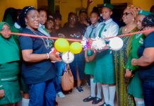 FGGC Oyo Class of ’95 Celebrates 30th Anniversary with Legacy Project, Donates Dining Furniture to Alma Mater