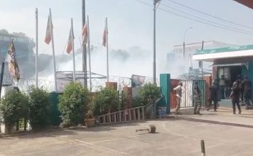 Clash Between PDP Factions in Abuja Prompts Police to Use Teargas