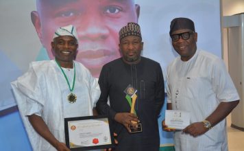 Fidelity Bank Receives Customs Service Award for Pioneering Role in UCMS Implementation