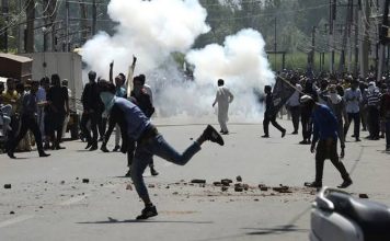 Breaking: Chaos Erupts as Police Fire Teargas at Local Contractors’ Protest