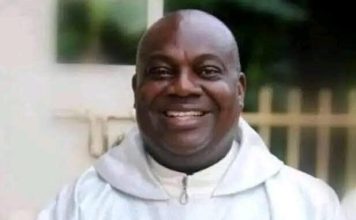 Tragedy at New Year Mass as Parish Priest Collapses, Dies at Altar