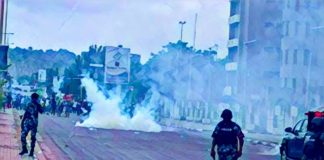 Tension Erupts at EFCC Headquarters as El-Rufai Supporters Face Protesters