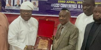 Entrepreneur-Philanthropist OmoBarca Bags The Mirror ‘Hero of Our Time’ Award