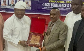 Entrepreneur-Philanthropist OmoBarca Bags The Mirror ‘Hero of Our Time’ Award