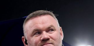Rooney Criticizes Salah, Suggests Liverpool Bench Forward After Slot Comments
