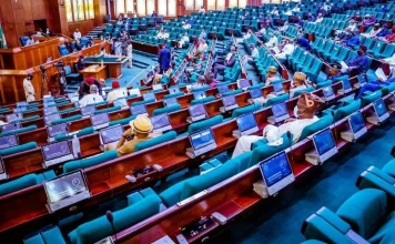 House Drama as Opposition Lawmakers Refuse Sitting Without Fred Agbedi’s Swearing-In