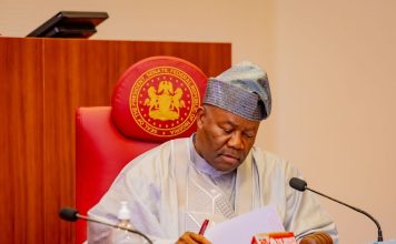 Akpabio Sparks Reactions With ‘Allow PDP To Die’ Remark To Wike